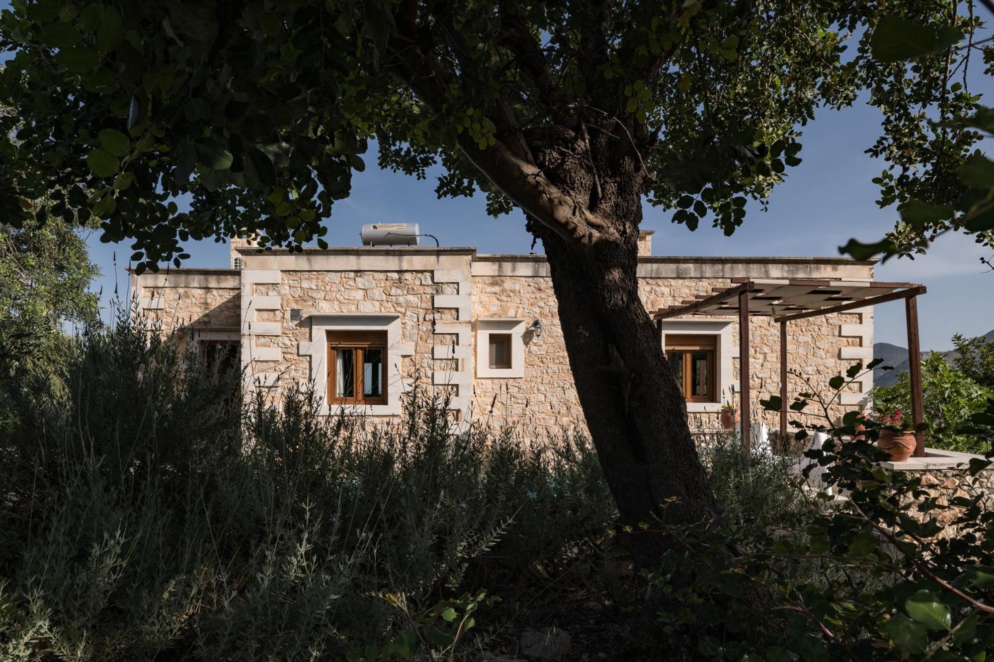 Koules Estate, With Private Pools & Bbq - Embracing Nature, By Thinkvilla Argouli Стая снимка