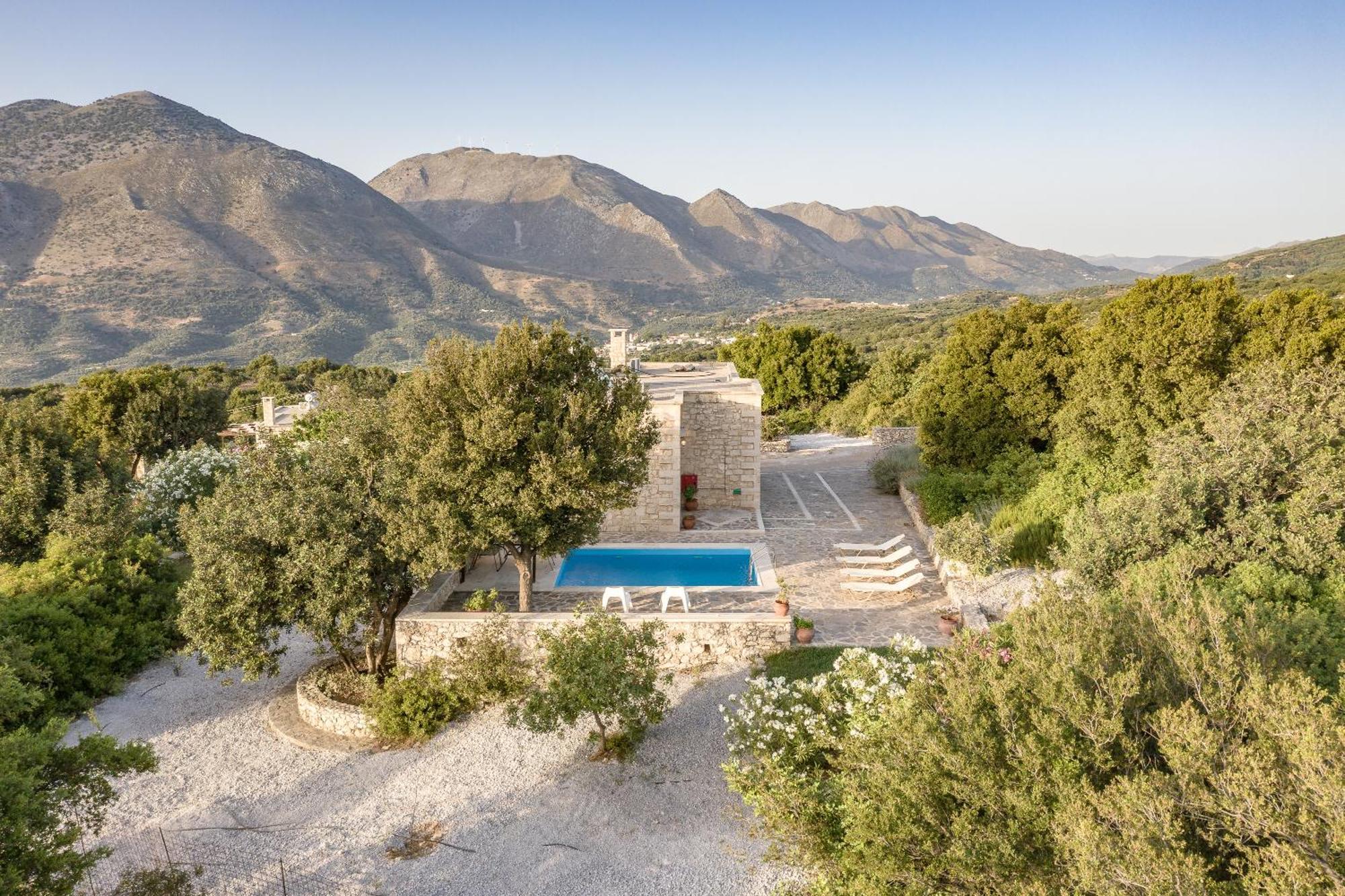 Koules Estate, With Private Pools & Bbq - Embracing Nature, By Thinkvilla Argouli Стая снимка