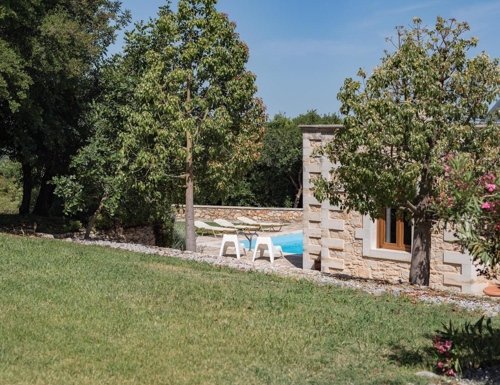 Koules Estate, With Private Pools & Bbq - Embracing Nature, By Thinkvilla Argouli Стая снимка
